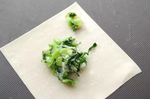 「【小松菜の大量消費】澄んだスープに浮かぶ緑が鮮やか♡巨匠・シェフ脇屋の「翡翠ワンタン」にトライ♪」の画像