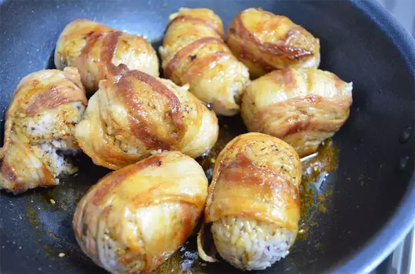 「【材料4つ！】あのふりかけで革命的に爽やか～♡な「肉巻きおにぎり」作ってみた！全然もたれない♪【農家直伝】」の画像