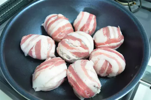 「【材料4つ！】あのふりかけで革命的に爽やか～♡な「肉巻きおにぎり」作ってみた！全然もたれない♪【農家直伝】」の画像