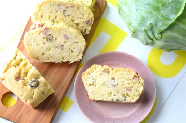 【春キャベツ大量消費】ケークサレ？お好み焼き？「キャベツの塩味ケーキ」作ってみた！サワークリームが合う合う