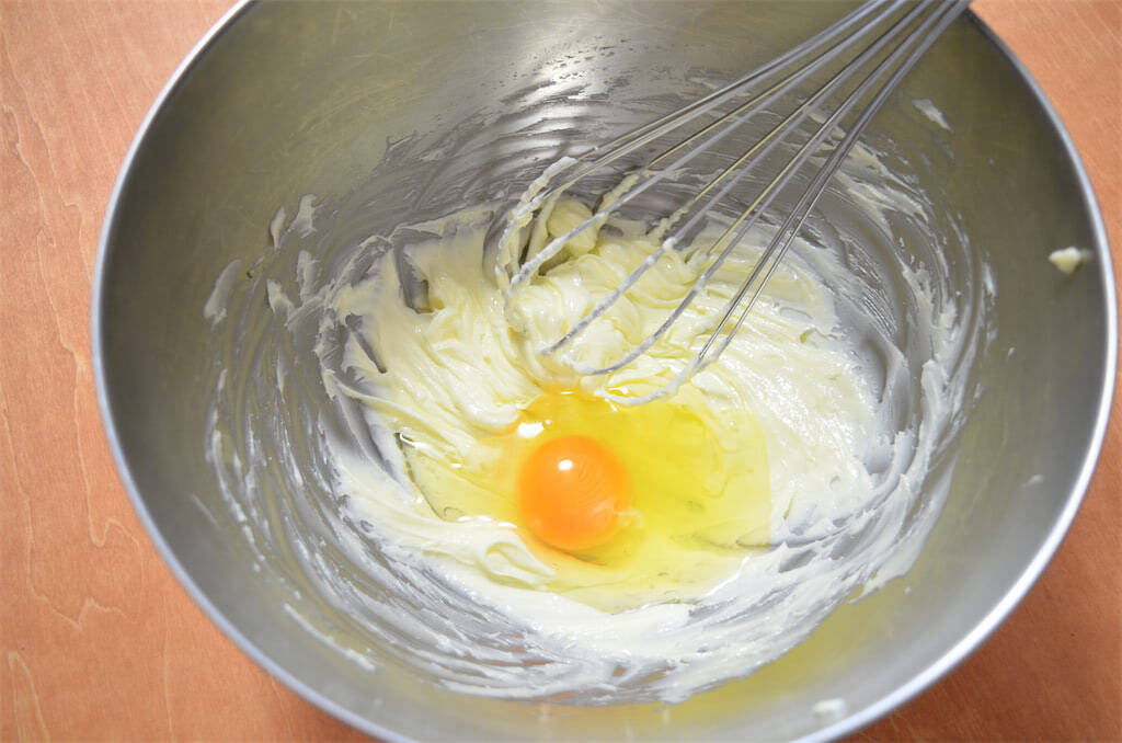 【春キャベツ大量消費】ケークサレ？お好み焼き？「キャベツの塩味ケーキ」作ってみた！サワークリームが合う合う