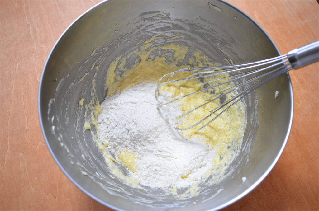 【春キャベツ大量消費】ケークサレ？お好み焼き？「キャベツの塩味ケーキ」作ってみた！サワークリームが合う合う