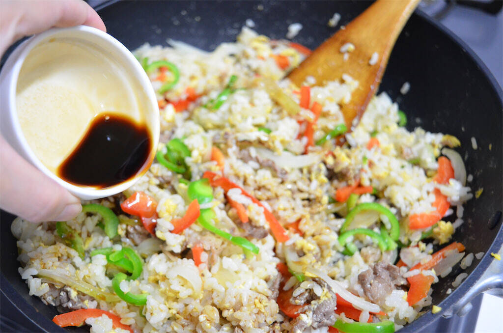 【まさに高級中華】なんと牛肉入れるチャーハン作ってみた！パプリカ＆ピーマンの甘苦コンビもまた旨し♡