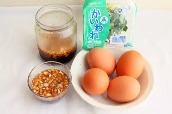 「【茹で時間7分40秒の魔法】バッチリ半熟にキマる「黒酢ネギだれ味玉」がさっぱりとろ〜り【料理家直伝】」の画像