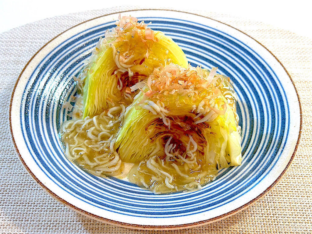 【キャベツ焼いて】まさかのステーキ作ろう！お菓子級に甘っ♡トロトロのしらす餡も絡む、絡む～【ワンパン調理】