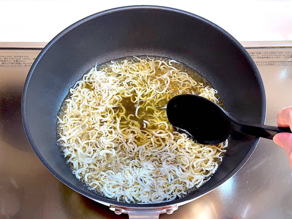 【キャベツ焼いて】まさかのステーキ作ろう！お菓子級に甘っ♡トロトロのしらす餡も絡む、絡む～【ワンパン調理】