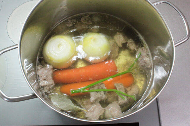 【志麻さんのおしゃレシピ】じっくり1時間煮込むブイヨンが肝！「豚肉と野菜のシチュー」に挑戦♪素材の旨味♡