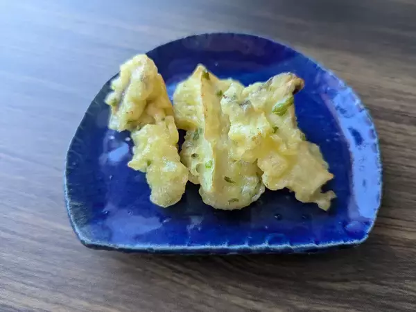 「【料理初心者さん必見】旬のエリンギにアレ巻いて天ぷら作ろう！プリップリ食感…からの磯の香り◎【農家直伝】」の画像