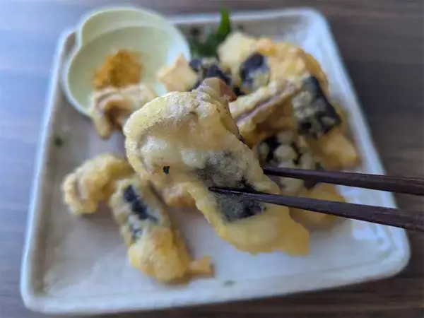 「【料理初心者さん必見】旬のエリンギにアレ巻いて天ぷら作ろう！プリップリ食感…からの磯の香り◎【農家直伝】」の画像