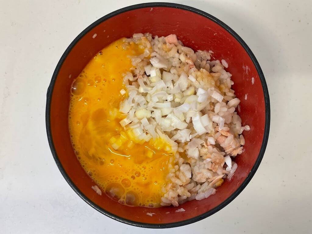 【時短・簡単】10分で「炒飯」が作れる⁉耐熱容器に材料も調味料も全部入れてレンチンするだけ！