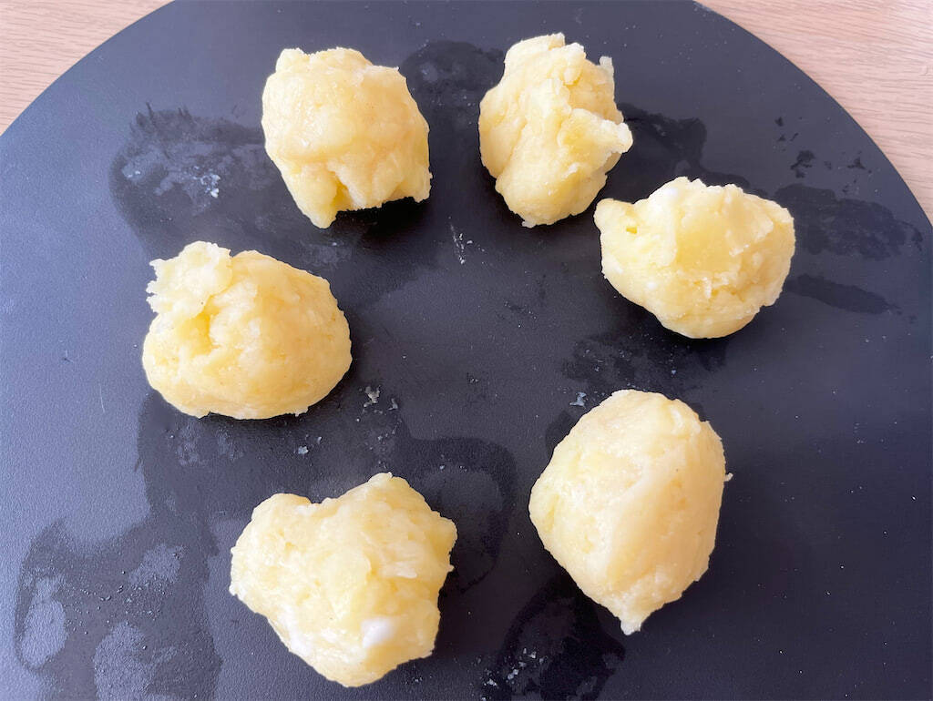 【山本ゆりさん考案】1.3万いいね超「６Ｐチーズいももち」作ってみた！はカリほくとろ〜りの無限ループ♡