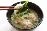 「【もはや味噌ラーメン】生姜がピリッときいてる「肉だんごと春雨のピリ辛みそ汁」作ってみた！一品で満足満腹♡」の画像13
