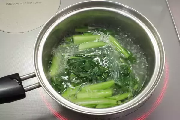 「【もはや味噌ラーメン】生姜がピリッときいてる「肉だんごと春雨のピリ辛みそ汁」作ってみた！一品で満足満腹♡」の画像