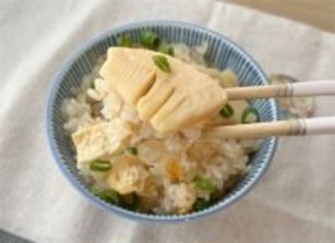 【水煮たけのこで優勝できる】しょうが香る「たけのこご飯」作ってみた！3つの調味料で本格派な炊きあがり♡