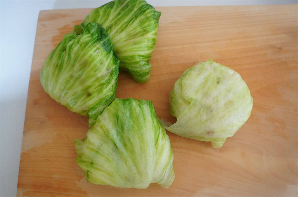 【農家はレタスでおにぎり巻く!?】シャキッじゅわ～っと新食感の「レタス巻きおにぎり」作ってみた！