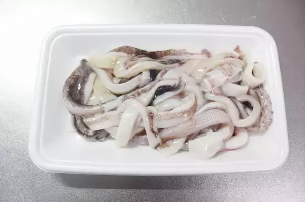 「【芸能人の自宅めし】バター醤油“イカ焼き”が胃袋を直撃！秦基博さんの「もっチャーハン」作ってみた！」の画像