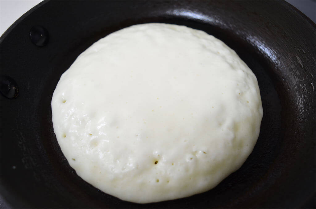 【パンケーキ革命】いつもの100倍フワフワになる!?「身近なアレ」を入れて焼いてみた！【調理の裏ワザ】