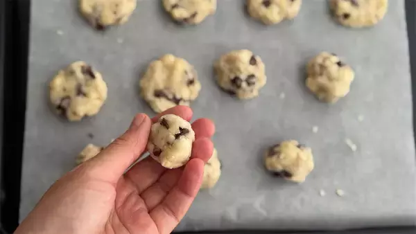 「【砂糖・卵・バター不使用!?】でもしっとり甘～い♡「米粉のチョコチップクッキー」作ってみて！【元パティシエ直伝】」の画像