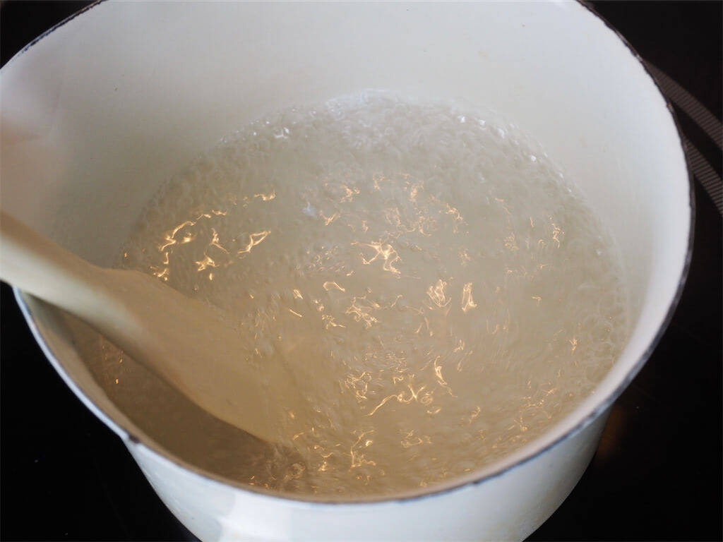 【材料3つ】ギリッギリまで水を増やして理想のくちどけ目指せ！「限界水ようかん」作ってみた！スーッと溶けた♡
