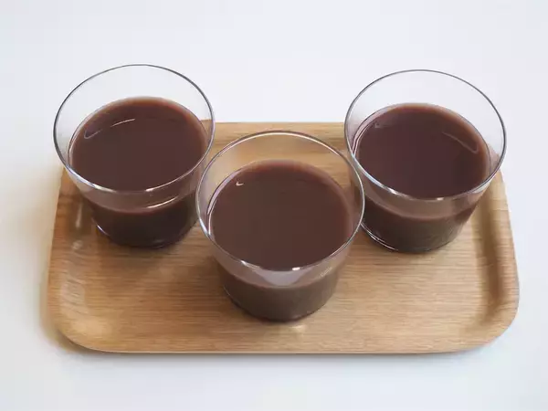 「【材料3つ】ギリッギリまで水を増やして理想のくちどけ目指せ！「限界水ようかん」作ってみた！スーッと溶けた♡」の画像