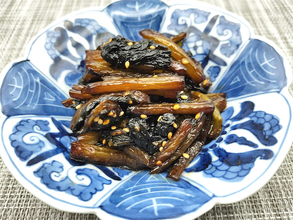 【絶品！郷土メシ】飛騨高山の郷土料理「煮たくもじ」に挑戦！古い漬け物を煮る…!?酸味が旨味に変わるって??