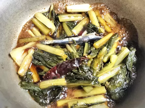 「【絶品！郷土メシ】飛騨高山の郷土料理「煮たくもじ」に挑戦！古い漬け物を煮る…!?酸味が旨味に変わるって??」の画像