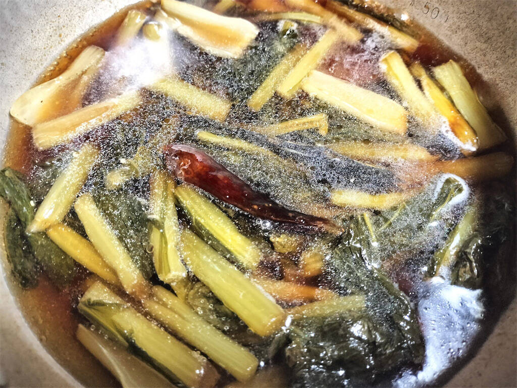 【絶品！郷土メシ】飛騨高山の郷土料理「煮たくもじ」に挑戦！古い漬け物を煮る…!?酸味が旨味に変わるって??