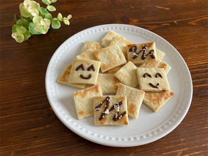 【災害時にも】ホケミ+材料2つで「ずぼらクッキー」作ってみた！驚異のサクサク食感♡ワンパンで焼けちゃう!?