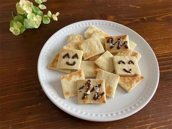 【災害時にも】ホケミ+材料2つで「ずぼらクッキー」作ってみた！驚異のサクサク食感♡ワンパンで焼けちゃう!?