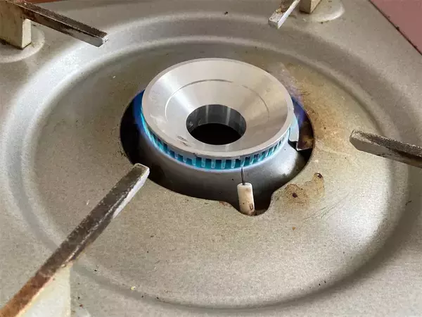 「【災害時にも】ホケミ+材料2つで「ずぼらクッキー」作ってみた！驚異のサクサク食感♡ワンパンで焼けちゃう!?」の画像