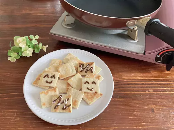 「【災害時にも】ホケミ+材料2つで「ずぼらクッキー」作ってみた！驚異のサクサク食感♡ワンパンで焼けちゃう!?」の画像