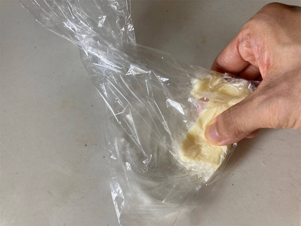 【災害時にも】ホケミ+材料2つで「ずぼらクッキー」作ってみた！驚異のサクサク食感♡ワンパンで焼けちゃう!?