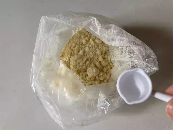 「【災害時にも】ホケミ+材料2つで「ずぼらクッキー」作ってみた！驚異のサクサク食感♡ワンパンで焼けちゃう!?」の画像