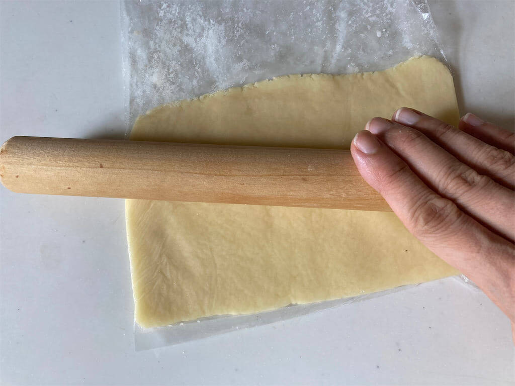 【災害時にも】ホケミ+材料2つで「ずぼらクッキー」作ってみた！驚異のサクサク食感♡ワンパンで焼けちゃう!?