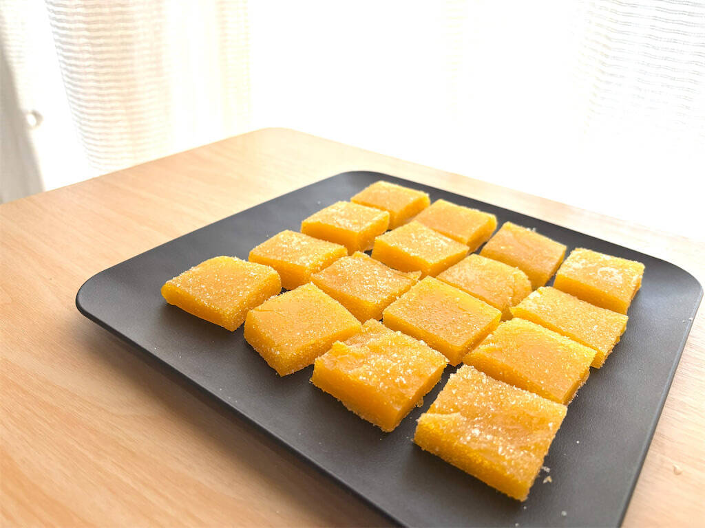 【韓国発】ほぼ“みかん果汁だけ”のシンプルお菓子作ろう！もちっと食感で爽やかジューシーなお味♡