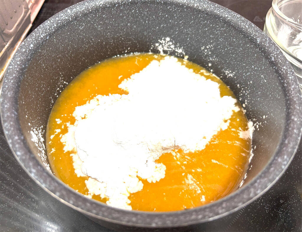 【韓国発】ほぼ“みかん果汁だけ”のシンプルお菓子作ろう！もちっと食感で爽やかジューシーなお味♡