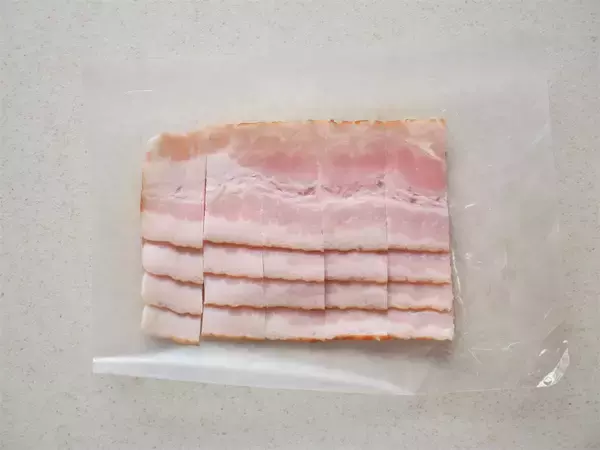 「【罪悪感ゼロなのにコク旨が過ぎる】生クリも牛乳も不使用！旨味まみれな「豆腐ときのこグラタン」焼こう！」の画像