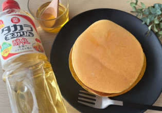 【ホットケーキを喫茶店レベルにする裏ワザ】パサつき卒業♡「本みりん」ちょい足し料理ハックがスゴすぎた！