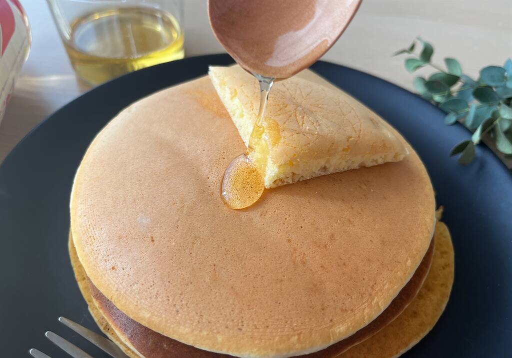 【ホットケーキを喫茶店レベルにする裏ワザ】パサつき卒業♡「本みりん」ちょい足し料理ハックがスゴすぎた！