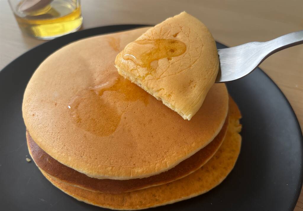 【ホットケーキを喫茶店レベルにする裏ワザ】パサつき卒業♡「本みりん」ちょい足し料理ハックがスゴすぎた！