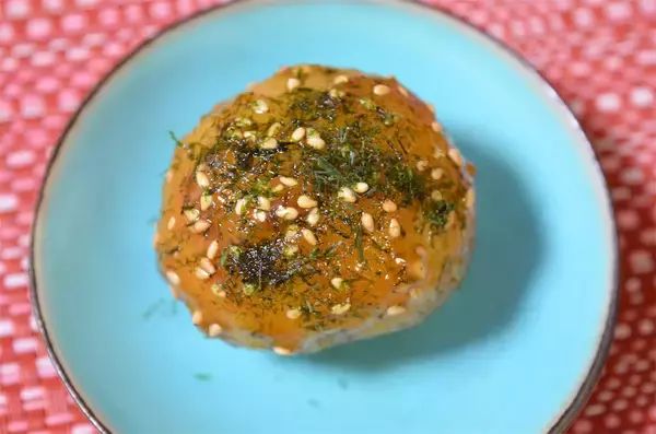 「春の"ミニ新じゃが"で「みそじゃが」作ってみた！皮に甘味噌絡んでホックホク♡これ田楽だ～♪【農家直伝】」の画像