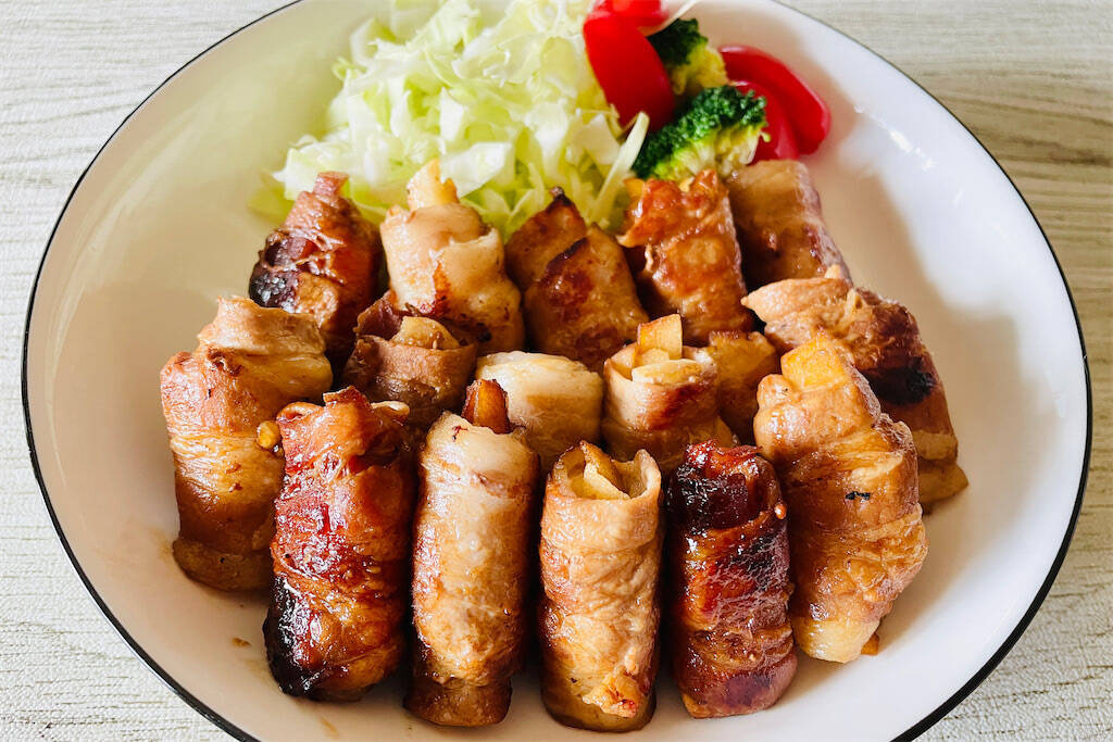 まさかの大根×りんごで「シン・肉巻き」作ってみた！変わり種だけど甘じょっぱい王道風味♡【農家直伝】