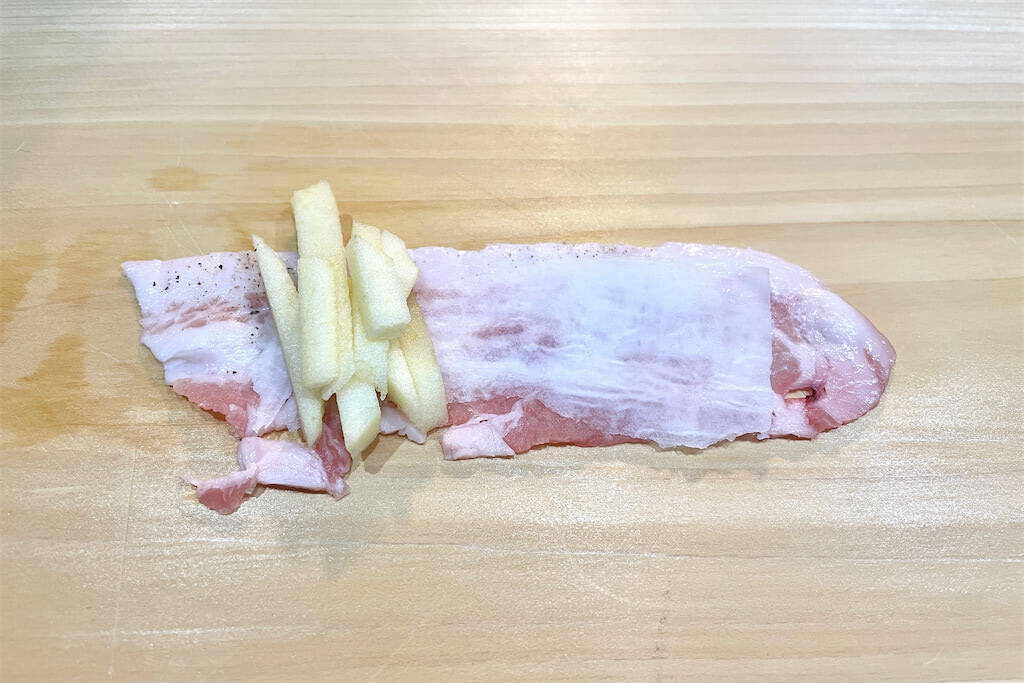 まさかの大根×りんごで「シン・肉巻き」作ってみた！変わり種だけど甘じょっぱい王道風味♡【農家直伝】