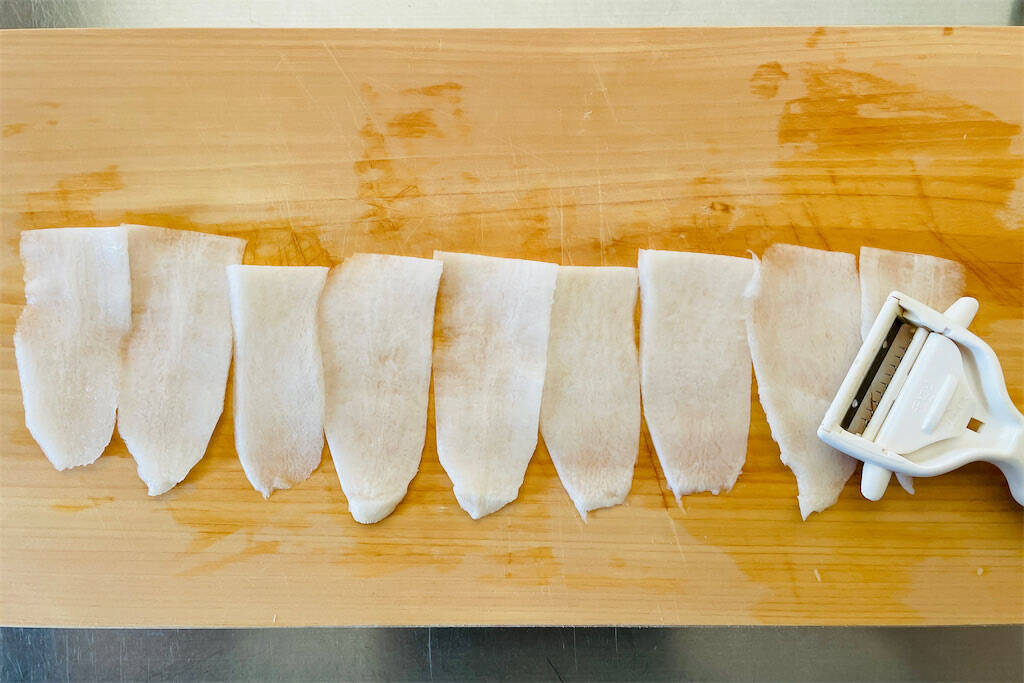 まさかの大根×りんごで「シン・肉巻き」作ってみた！変わり種だけど甘じょっぱい王道風味♡【農家直伝】