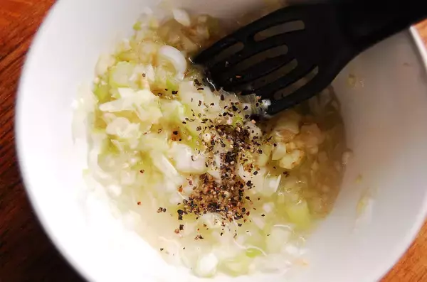 「リュウジ『僕が会社員の頃、狂ったように食べてた弁当』 野菜不要！肉と米の「ねぎ塩カルビ弁当」作ろう！」の画像