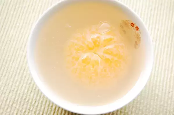 「【酸っぱいみかん救済】えっ「湯煎」するの!?シロップと一緒に？じんわり加熱で驚きのフレッシュスイーツ化♡」の画像