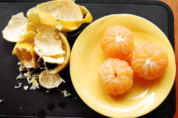 「【酸っぱいみかん救済】えっ「湯煎」するの!?シロップと一緒に？じんわり加熱で驚きのフレッシュスイーツ化♡」の画像