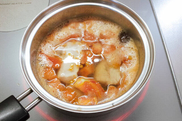 【一石二鳥のお助けみそ汁】トマトの酸味×みそのコクが絶妙！まるでイタリアンな「おかずみそ汁」作ってみた