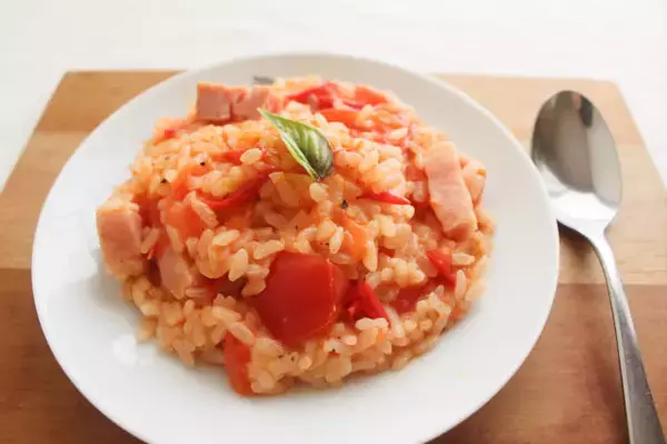 「カマンベールチーズ“まるごとドボン”な「悪魔の炊き込みご飯」作ってみた！ガツン系かと思いきやお味はマイルド～♡」の画像