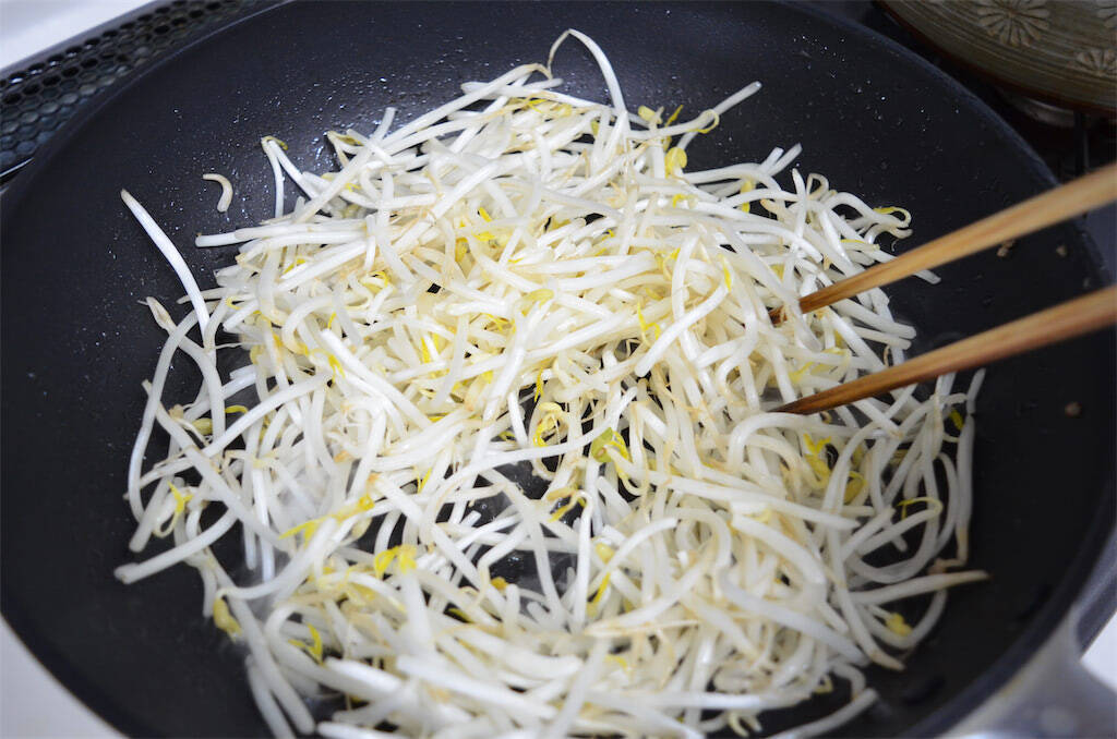 【鍋なのにもやしが主役】ダイショー「野菜をいっぱい食べる鍋」2種食べ比べ！安くてウマいはやっぱ正義♪